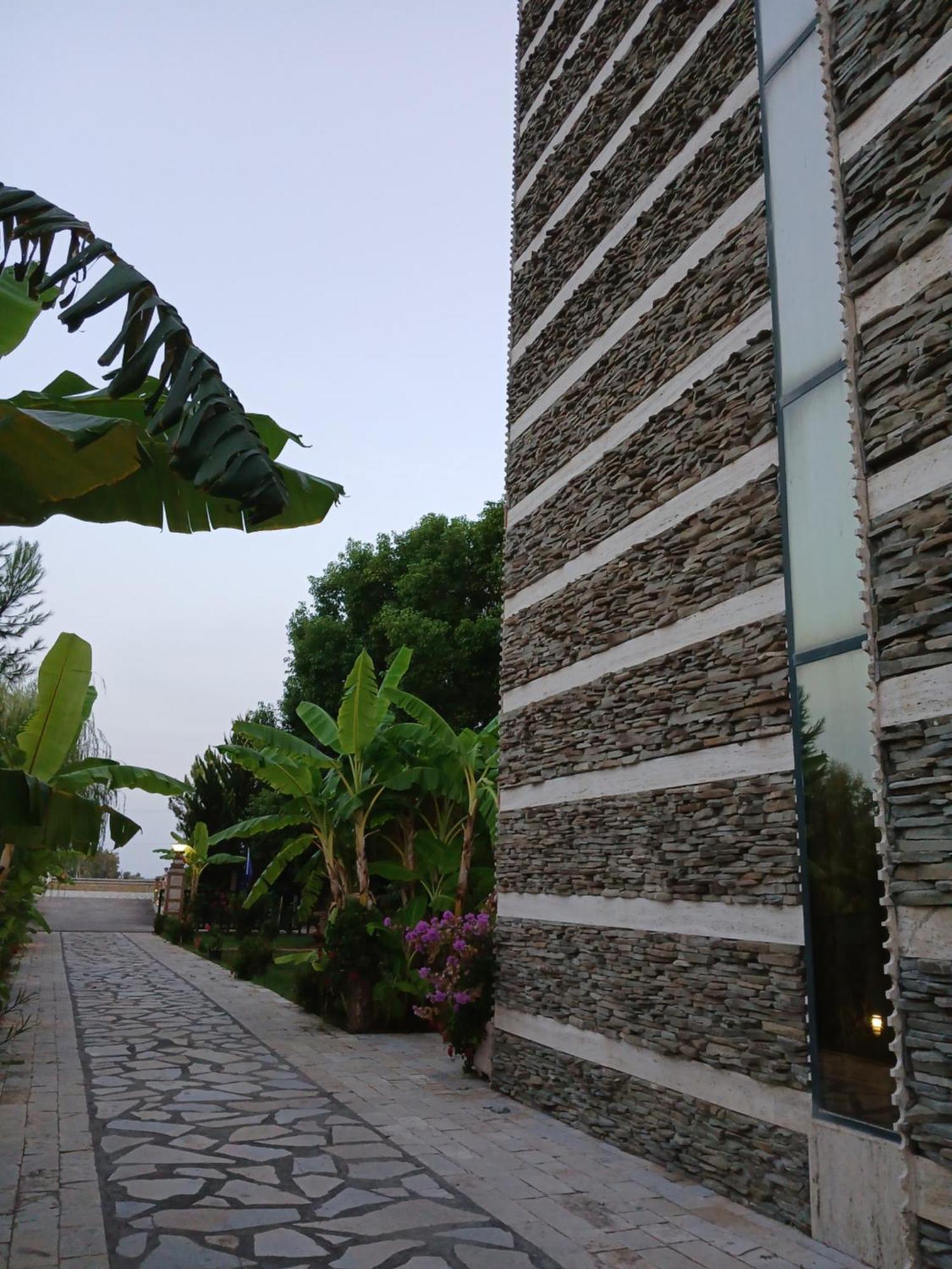 Hotel Different Divjake Ngoại thất bức ảnh